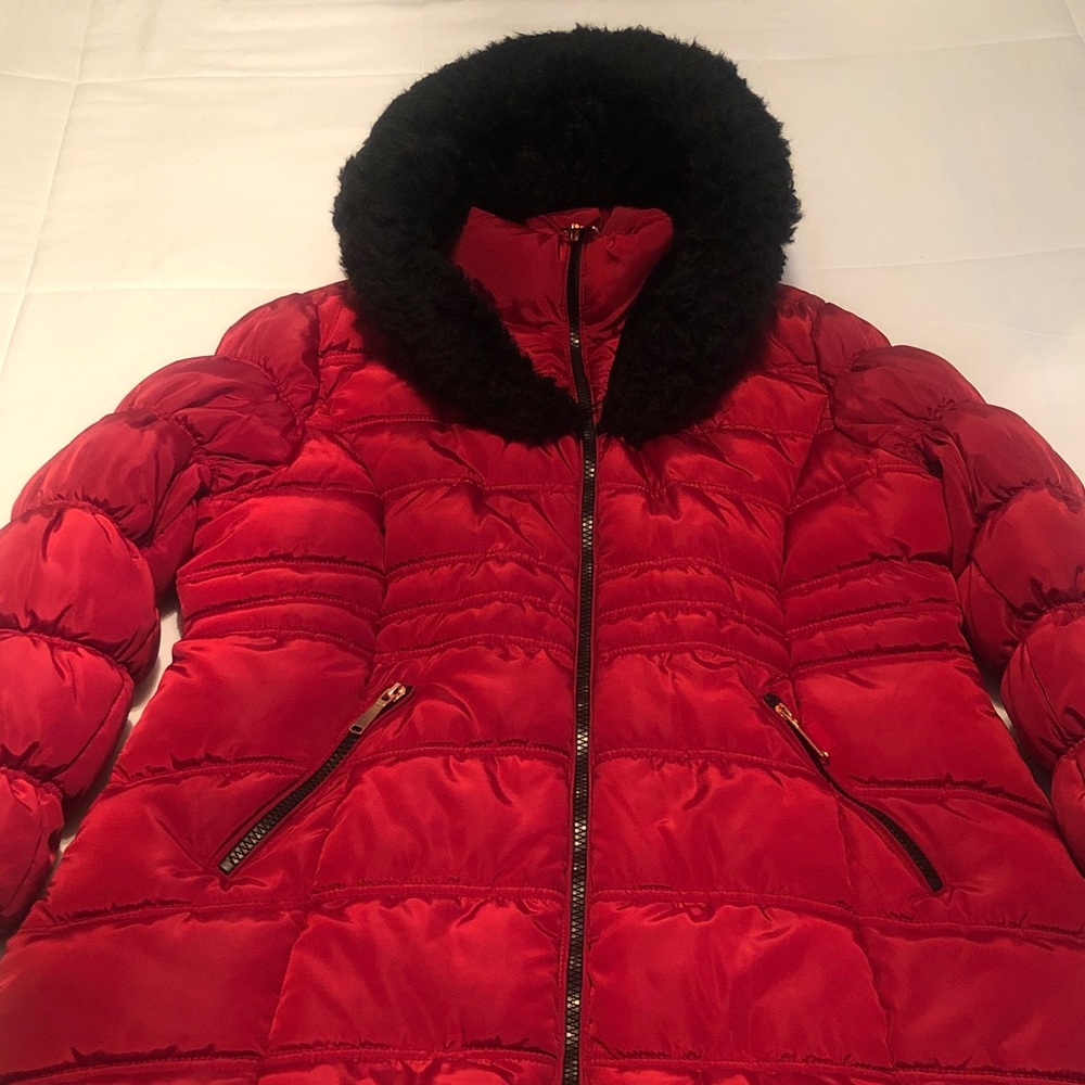 Women's Red Faux & Soft Lining Puffer Jacket with Black Faux-Collar (NWOT)